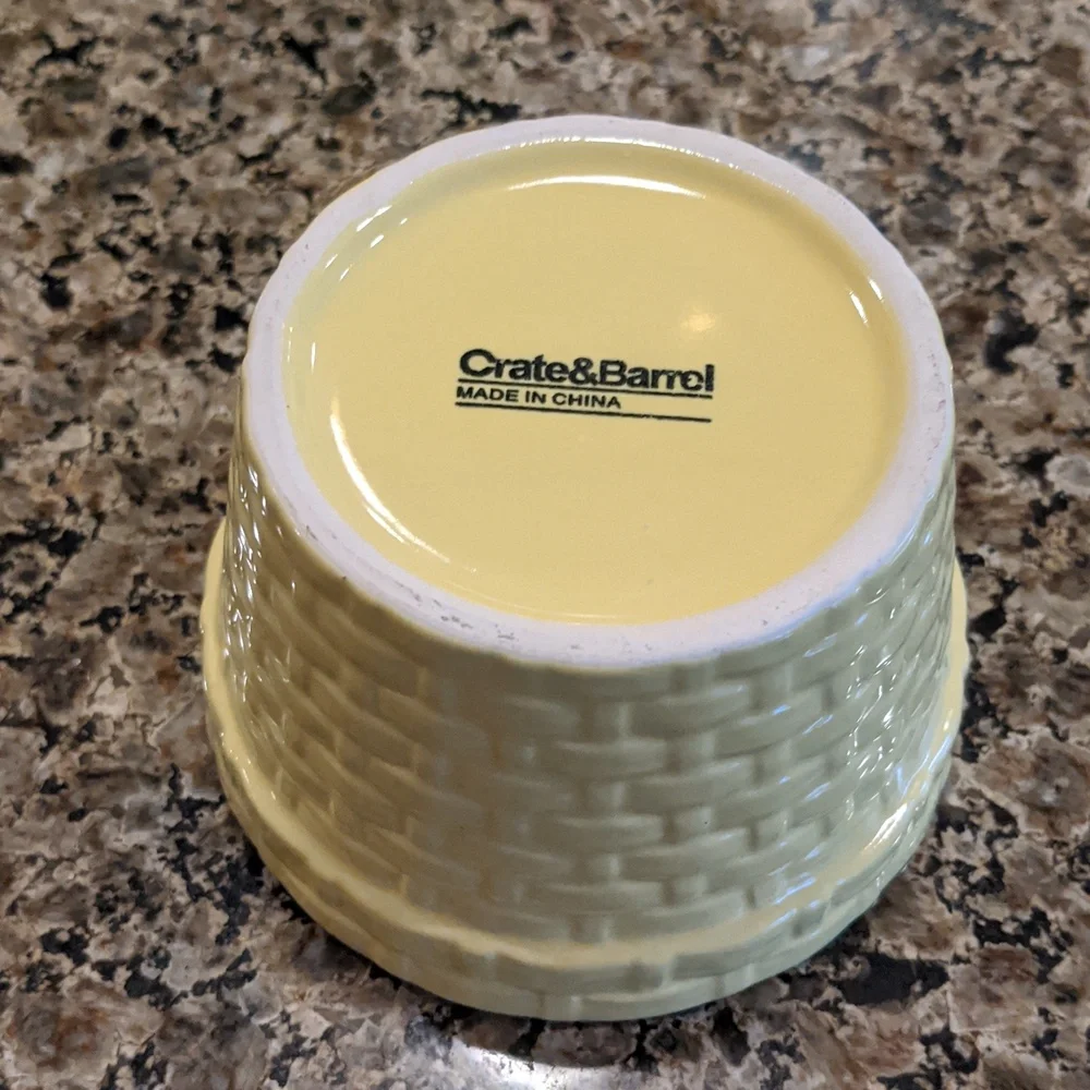 Crate&Barrel Yellow Woven-Texture Ceramic Ramekin Berry Ice Cream Bowl